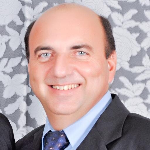 Consultor em Sistemas de Informação, comercialização, implantação e treinamento em Sistemas. EMPRETECO, Instrutor e jogador de botão.