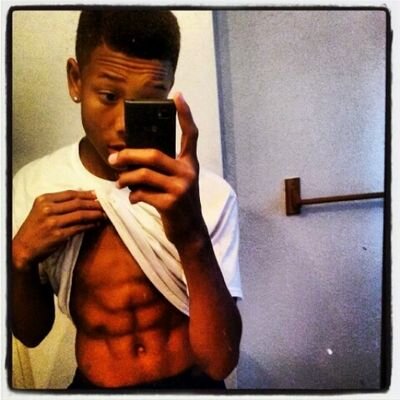 red_dltt's profile picture. sophmore guhs ,  football is life  ,you live . you learn . folow i follow back help me get some folowers