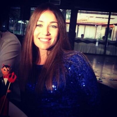 Mariaroca92's profile picture. Hay que bailarlo todo sin perder jamás el paso, te suelen soltar la mano si ven que hacia abajo vas.