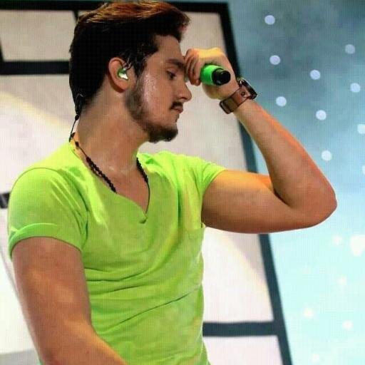 Luan Rafael suas negas aqui estão na sua cola. @MayaraPaniago & @Haylasantana #Criado em 10/10/11
(: