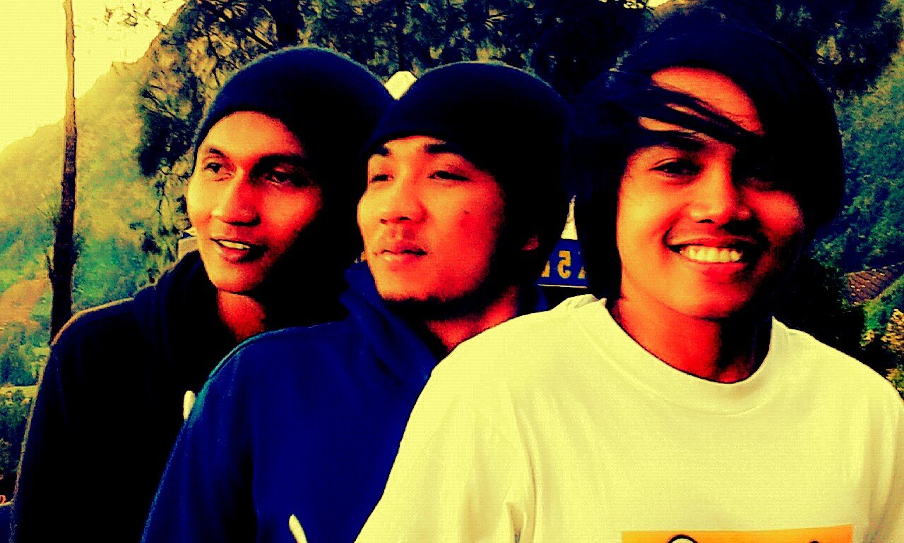 erolfaid's profile picture. Mundur satu langkah adalah penghianatan