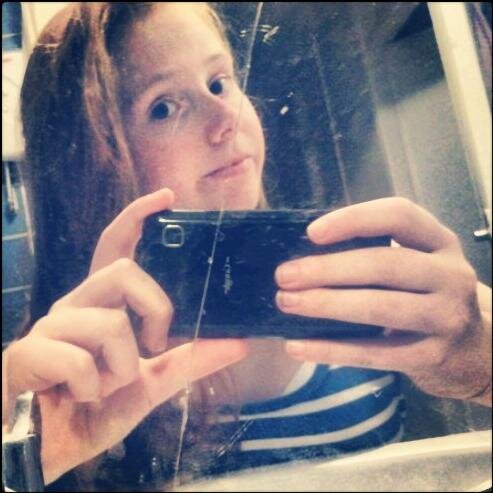 15, Dan et Phil is my obsession right nowTW Followed 18/09/12. I do art and I play piano.