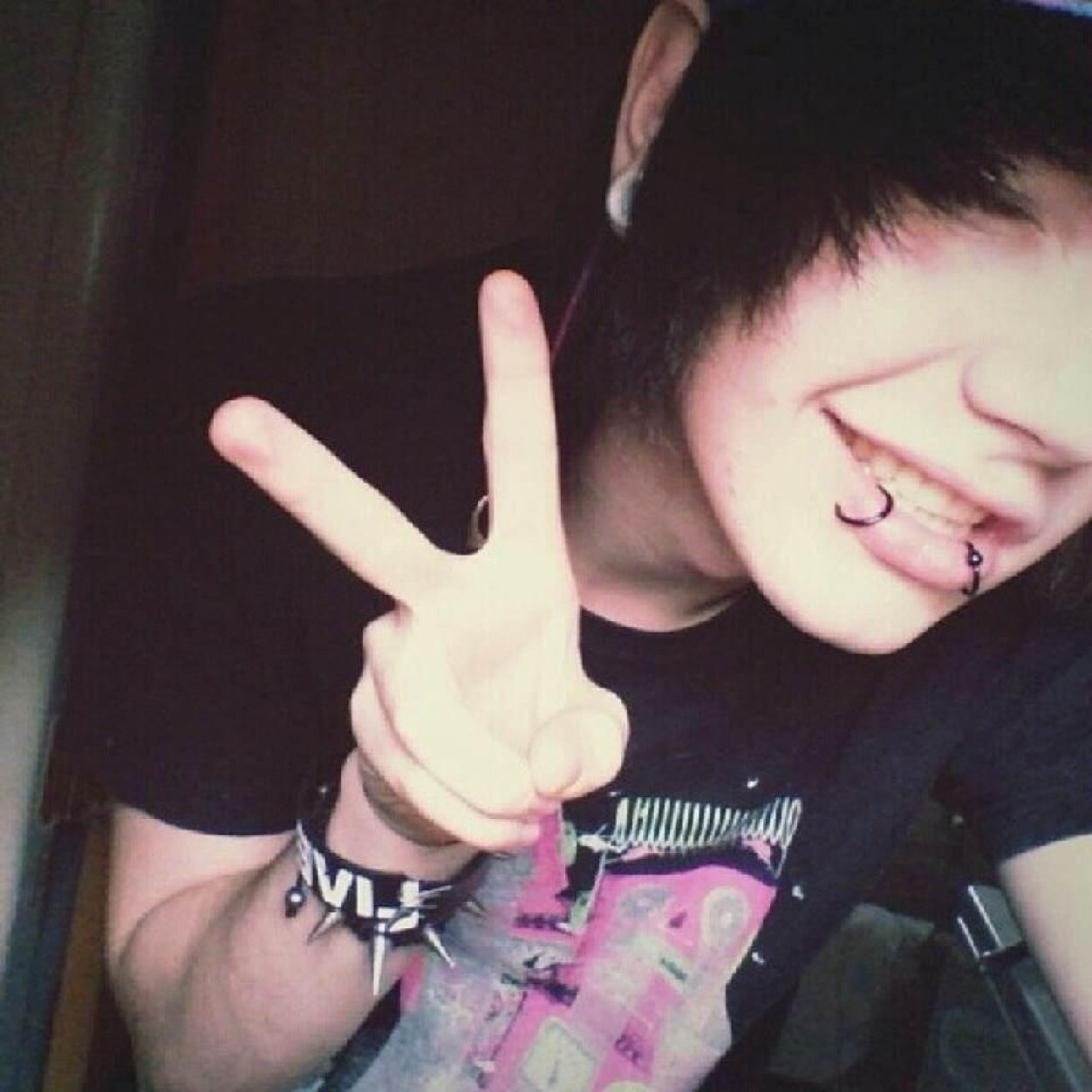 Hai im Blake you can call me Blakey if you want cx ~17~taken by @ScrexmForDxddy (Harry)~gay as fuck~im a asshole.