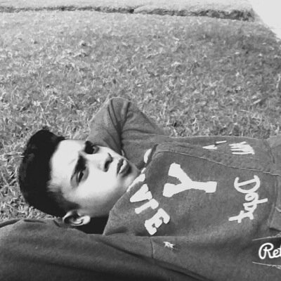 Me llamo Antonio me gusta ? comer !! Patinar ! y Escuchar Musica ... Jaja I Love Reggae Y I Love Skate !!