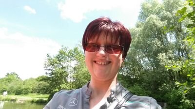 Enjoying life as best I can. Married to a wonderful Hubby @f1leewebb. Daydreamer, cruising, jewellery making nut with a passion for F1. Won't respond to DM's x