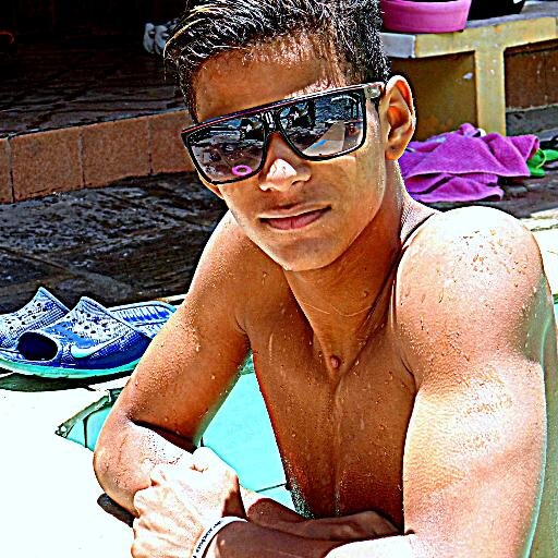 Prazer Meysson S !
 Surf,  Futebol  ,  torcedor do #BotafogoPB e eu + você = quem sabe ♥ rawr haha'  ( WthasApp 83 86384863 ) 
http://t.co/gjl4TX36Wp