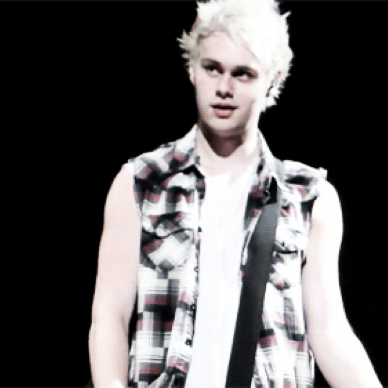 #HEK11 No, not a new fan, just a new account. Michael wishes he was beside me, im sorry but im just out of his limit. Oh god sorry that was awful aha..