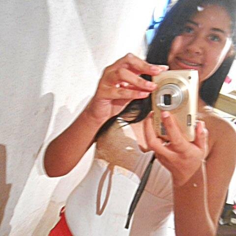 - Deus transforma choro em sorriso, dor em força, fraqueza em fé, sonho em realidade.