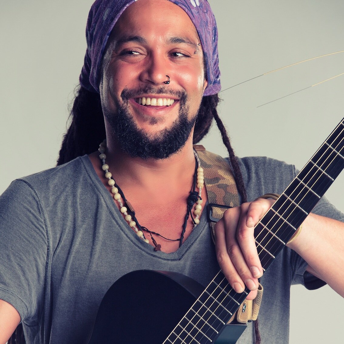 Singer Songwriter using a loop station, beatboxing, rapping and various instruments to produce 'alternative soul'