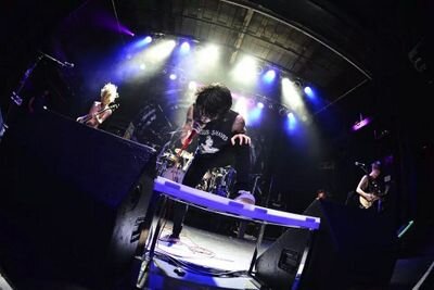 1oclocklove's profile picture. 基本的には音垢♪                                                                                       OOR/SCANDAL/RAD/[Champagne]/UVER/Silent  Siren/backnumber/ever lo