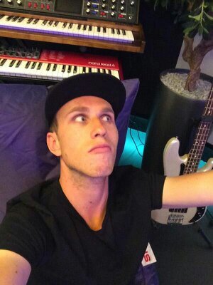 fan club to dear @nickyromero #protocolfamily @protocolrec he followed me 14/06/14