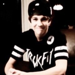 Austin motherfucking mahone :-) 0/4 :-) ◻️sider
