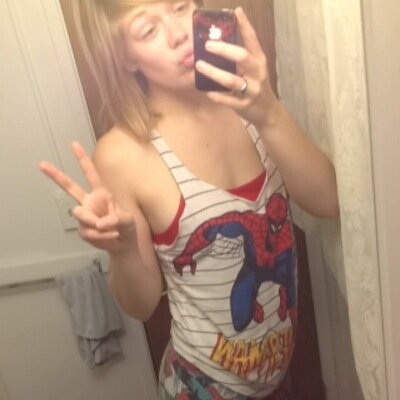 SamiBolen's profile picture. 17. Graduated. Taken.