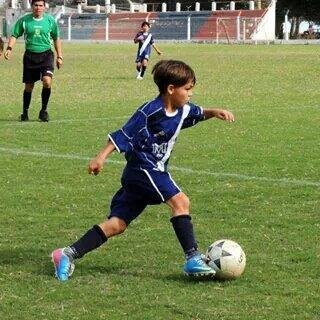 FETOPEREZ's profile picture. Si te caigo mal, toma turno, busca asiento y espera a que me importe.