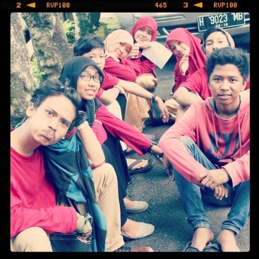 Sutradara.