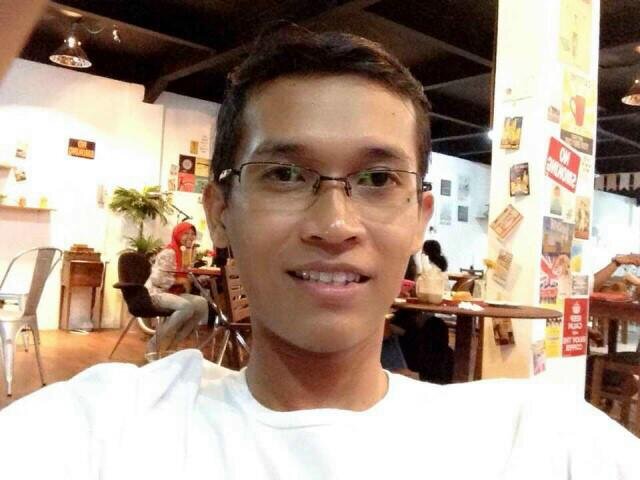 elninenine's profile picture. It's simple