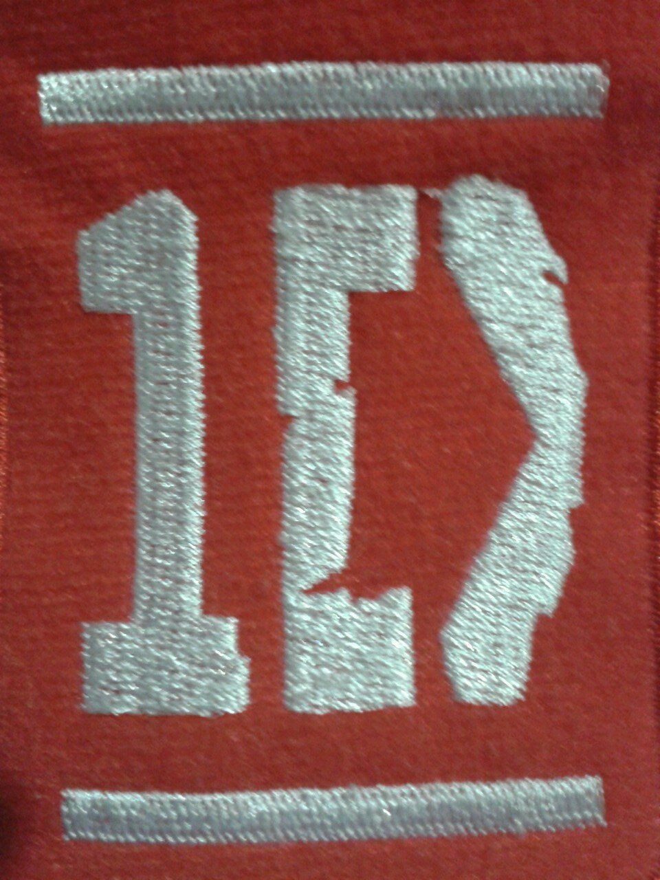 1D son geniales,lindos,listos,graciosos,apuestos,adorables,sexys,generosos tanto que poner que no cave