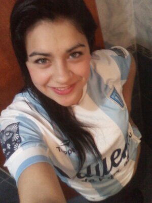 Por mas dificil que sea la situacion,  NUNCA dejes ir algo que de verdad amas.