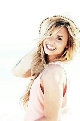 gifs dedicated to Demi Lovato