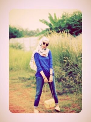 I’m random girl and only one. If you don’t know me, do not be pretentious to know. Proud to be Muslim.