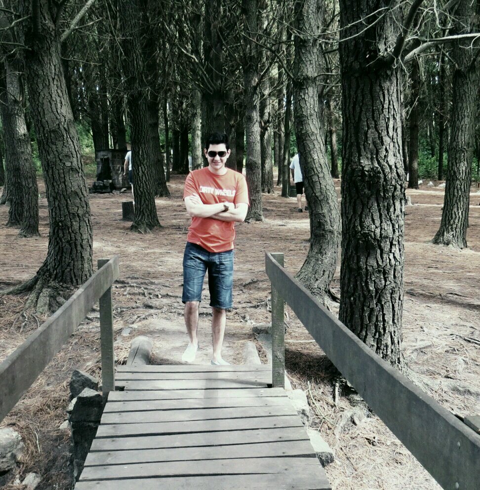 LucasSilvero's profile picture. Ferretero, bancario y Licenciado en Administración de la UBA. Hincha de CAI. La gente sigue diciendo que tú y yo estamos locos Lucas.