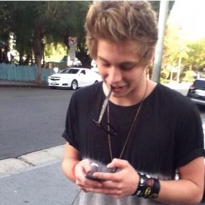 Because @LukcHxmmings and @SuperLukeH dont shut up.
