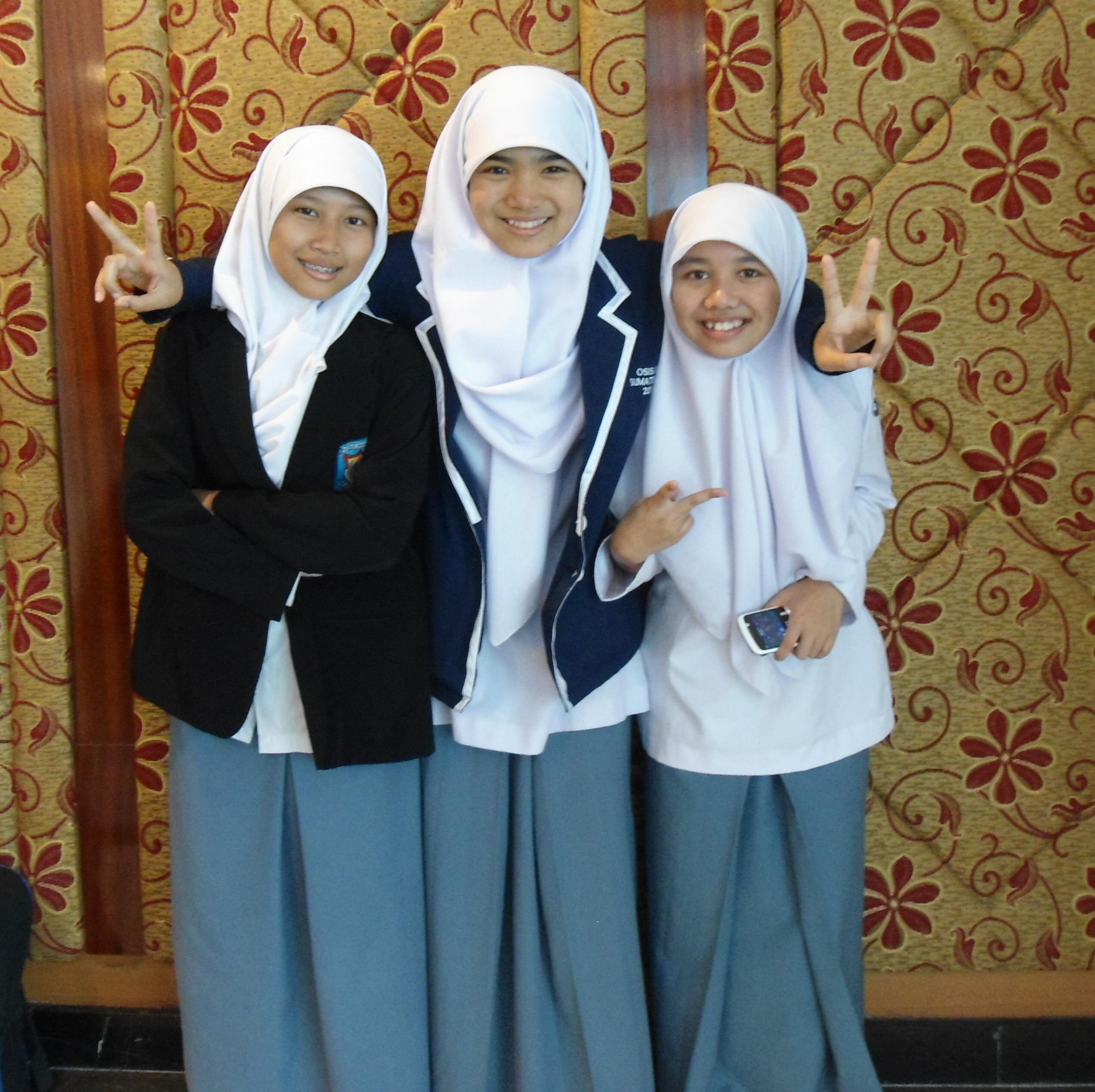 AyundaKemala's profile picture. Muslim | Part of Smanten Padang | God creates me because He trusts me to complete everyone's life for a better world :)