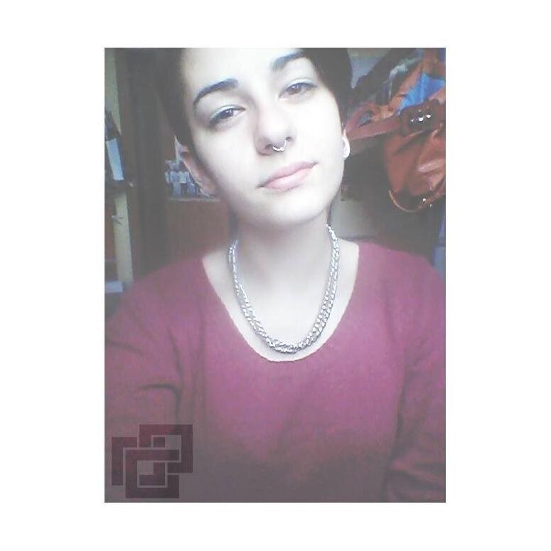 mi mancano, mi manca cantare con loro, mi mancamo Harry e Niall che mi salutano, mi manca tutto di loro.