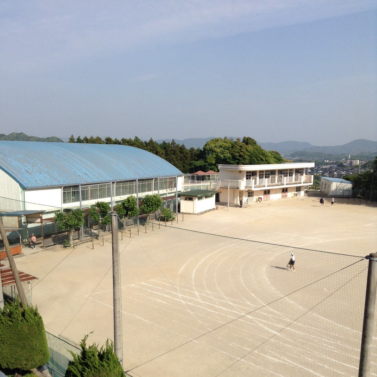 中学校 日 宇