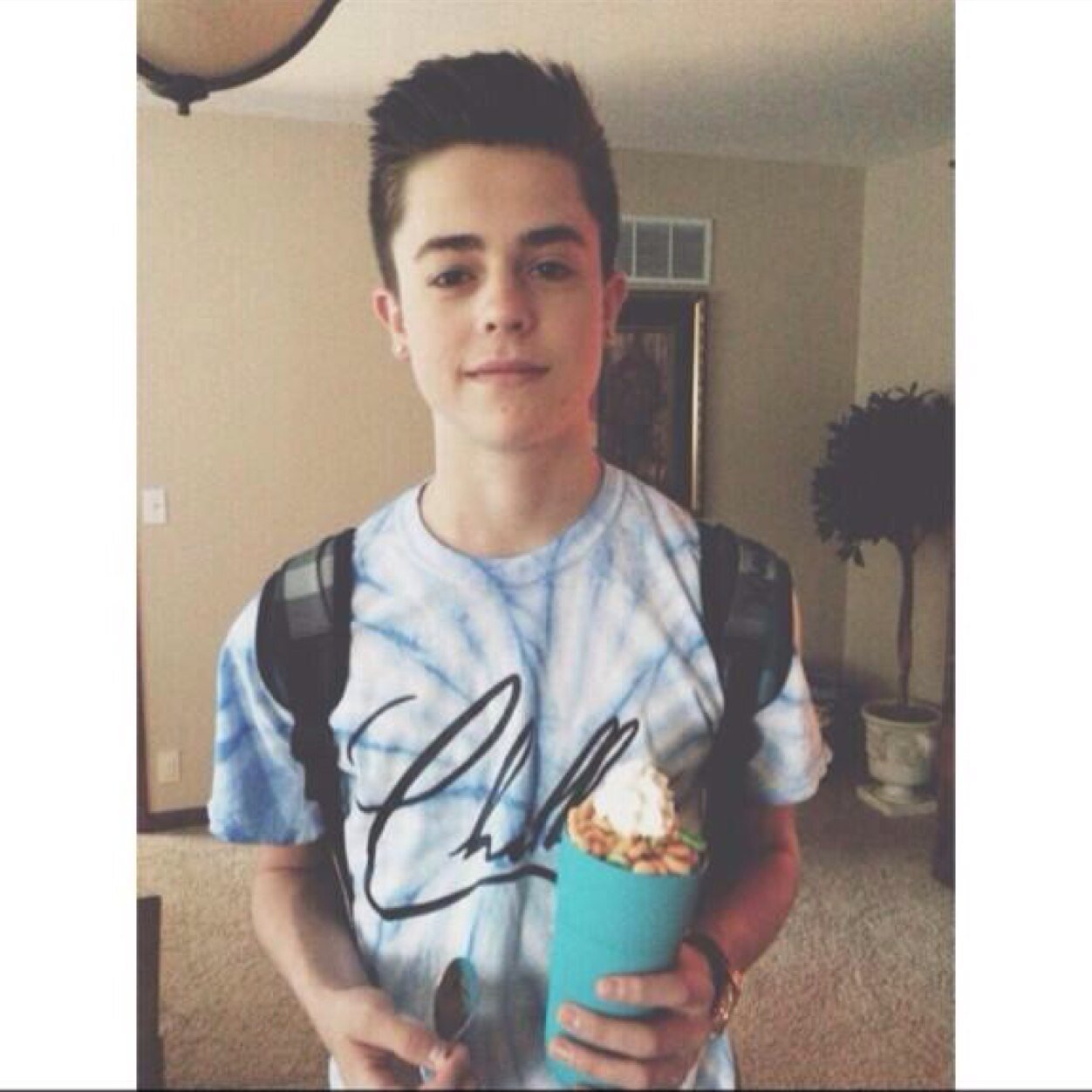 saved acc but go follow my acc bc i gave you a free follow @whitesideswoah ☺️