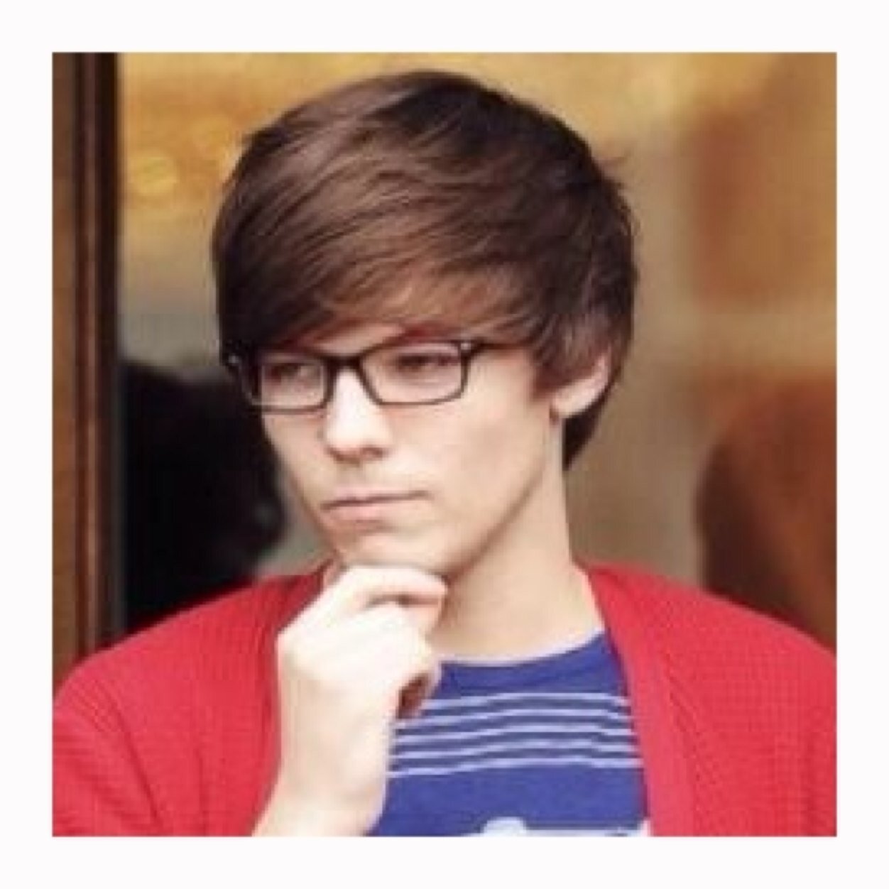 glouasses's profile picture. louis' glasses are the blast from the past ¨̮