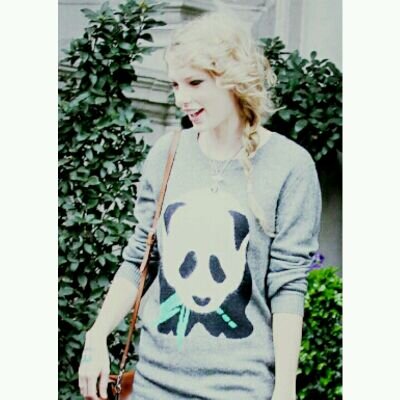 don't judge my idols. because they were there for me when i needed you. K-Pop and Taylor Swift. Red Tour ph - 06.6.14  (ask for a fback)