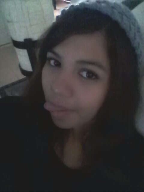 soy una chica muy alegre con la familia y los amigos que me han brindado