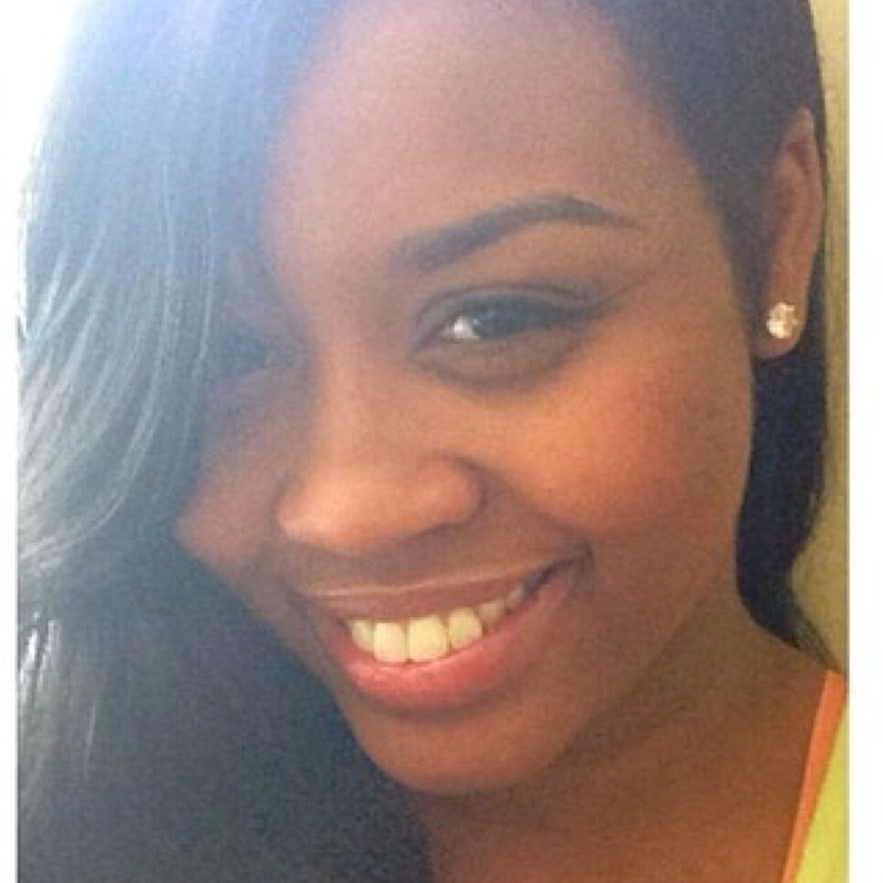 lovin mommy,self motivated, loyal friend, thats all me!!