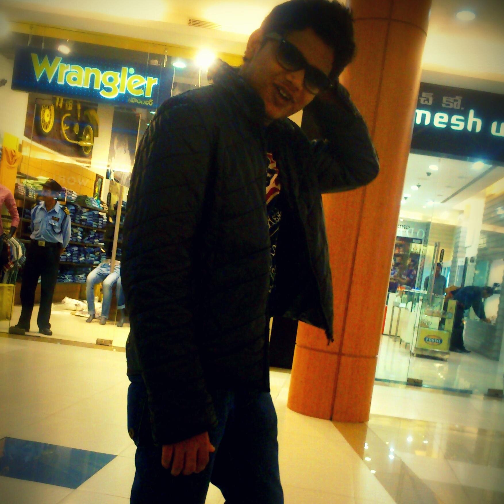 tarun3300's profile picture. 