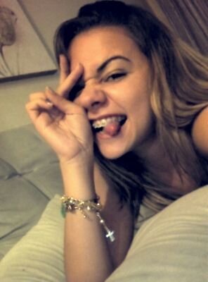 Respeito muito minhas lágrimas, mas mais ainda meus sorrisos..