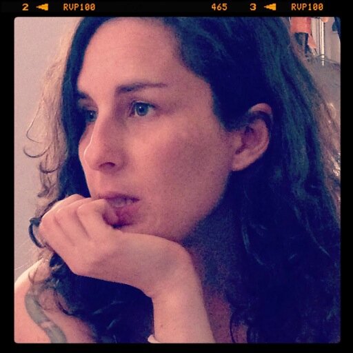 EllenAim's profile picture. Old-fashioned no es lo mismo que old fashion.