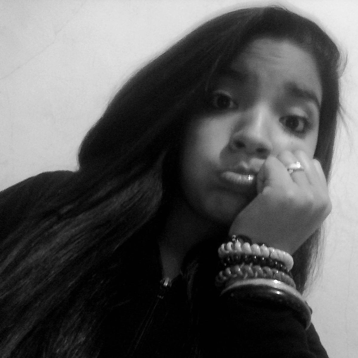 Tengo 13 años, soy de Acuario, soy de Boca, me gusta bailar   -Seguime & te sigo :3