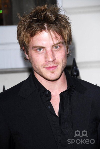 RobertkazinskyS's profile picture. Robert kazinsky fan famous acror in EastEnders and dream team.