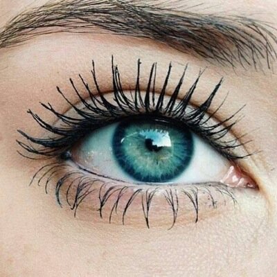 Younique is a natural, gluten, paraben and cruelty free based makeup. It's a TOP American company soon to be launched in the UK