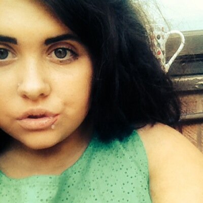 Instagram- TyraParsley100 Snapchat- tyraanne Facebook-Tyra Anne Parsley Follow me and ill follow back:)) Everything is just full of my life! Fun