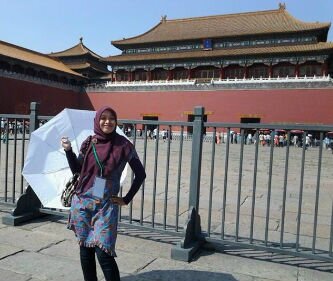 ca(r)pe diem.. full time backpacker,, part time writer.. let's get lost and laugh :)