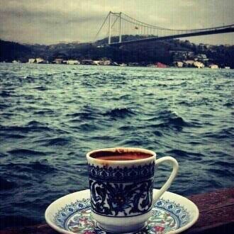 لا تسَرقَ فرَحةَ أحَد ولاَ تقٌهر قلَبٌ أحدَ أعٌمارنا قصٌيرَهہَ ۅ فيَ قبوَرنا نحتَاجَ منَ يدَعيَ لناَ لاَ عليٌنا♡ . .♡̸