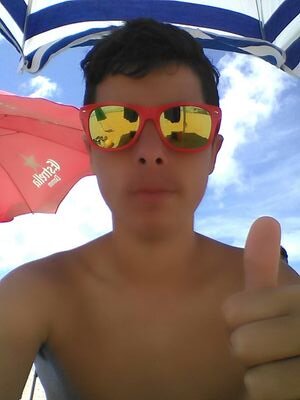 14.Dando por saco desde el 21 de septiembre de 1999 , Madrilista hasta la muerte , me gusta salir con mis amigos.