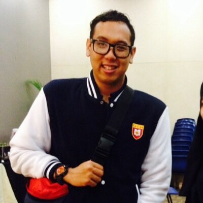 dysonstowaway's profile picture. line reader. belesprit