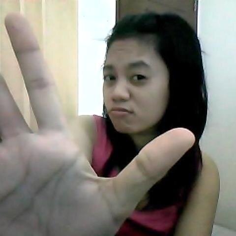 just think be my self,, siapa aku n bagaimana aku cukup kalian yg menilai n aku yg tau,jujur pada hati itu penting || sayang bgt ma orang tua n adek aku