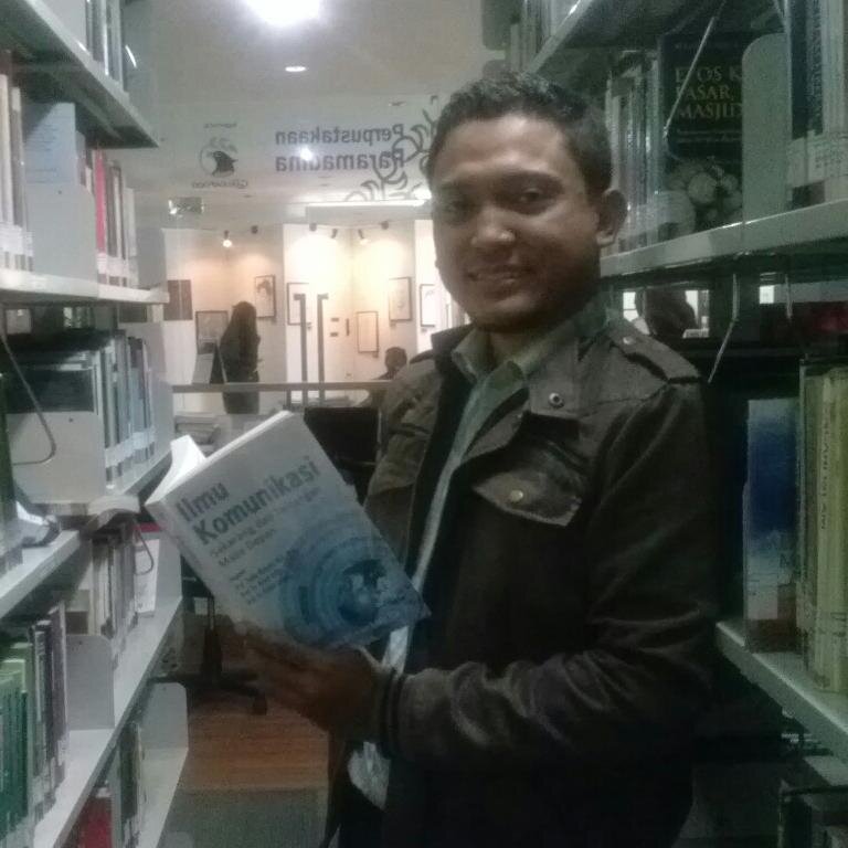 pengajar Prodi Periklanan di Politeknik Negeri Media Kreatif Jakarta