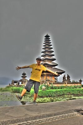 sinyofaldi's profile picture. extraordinary and complicated person