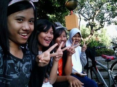 @Mjocelins | @_AgnesW | @Rismalianna | @suda_wulan ~THEY DON'T KNOW ABOUT  JARS ~ Follow me friend!