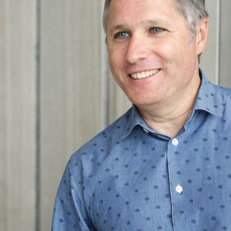 Author, dad, bumpa, husband (in no particular order), Arsenal supporter, book lover.